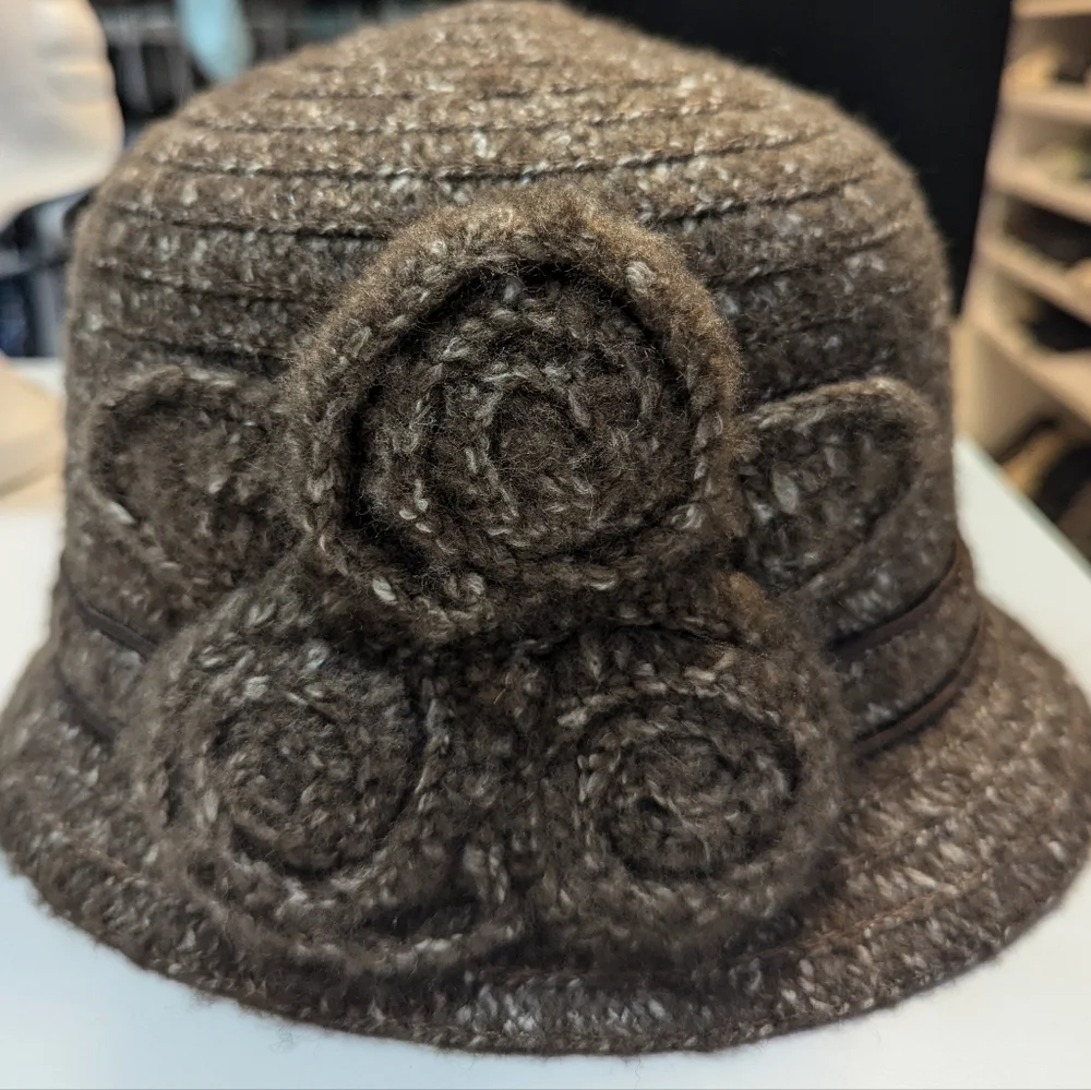 Angela & William Tweed‎ Hat